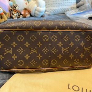 Louis Vuitton Delightful MM. NOT being made any longer!!